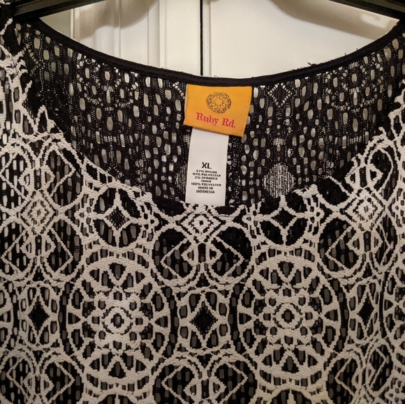 Ruby Rd. Size XL blouse in like new condition. - Picture 2 of 3